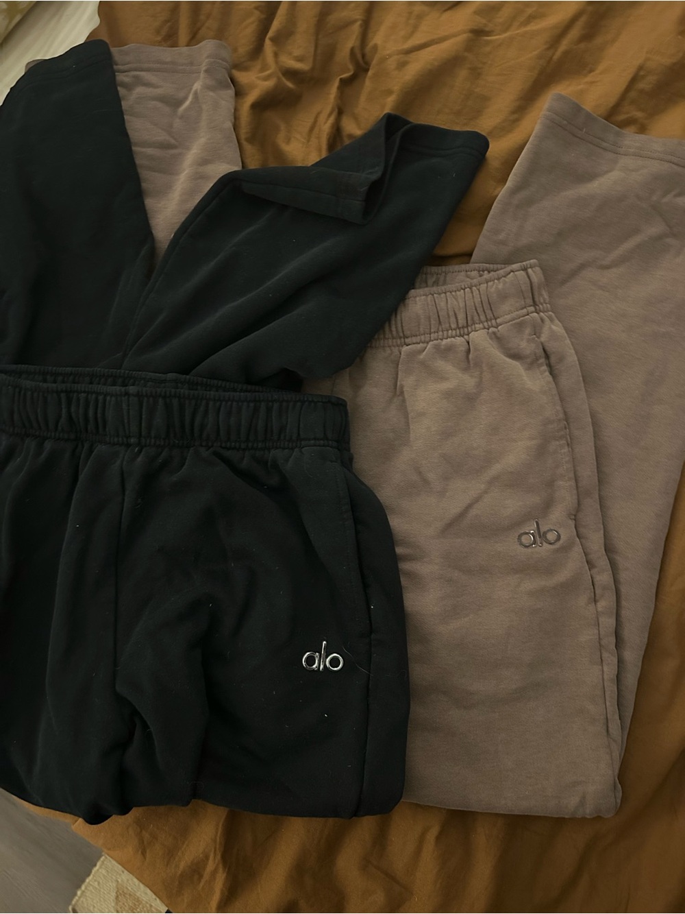 ALO wide/ straight leg sweatpants bundle